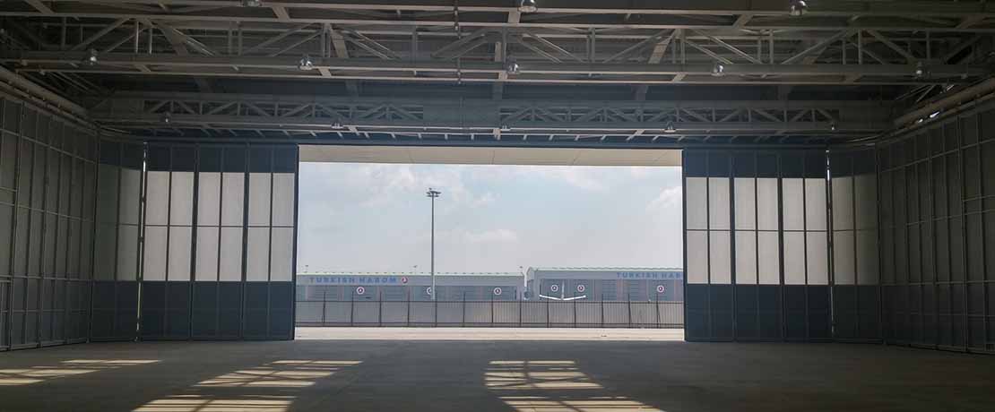 yana kayar hangar kapısı