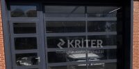 servis-kapili-camli-garaj-kapisi servis kapılı camlı garaj kapısı